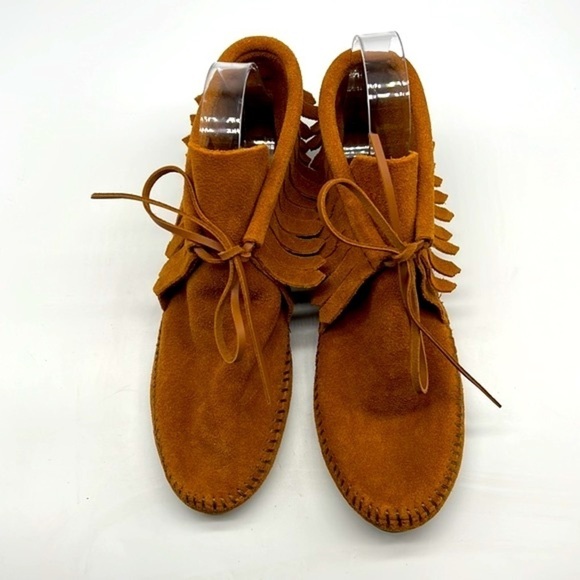 Minnetonka - Brown Suede Fringe Ankle Boot Moccasins With Suede Tie Size 6.5 - Picture 2 of 15